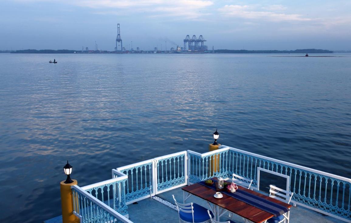 Bloom Boutique Waterfront Fort Коччи Экстерьер фото