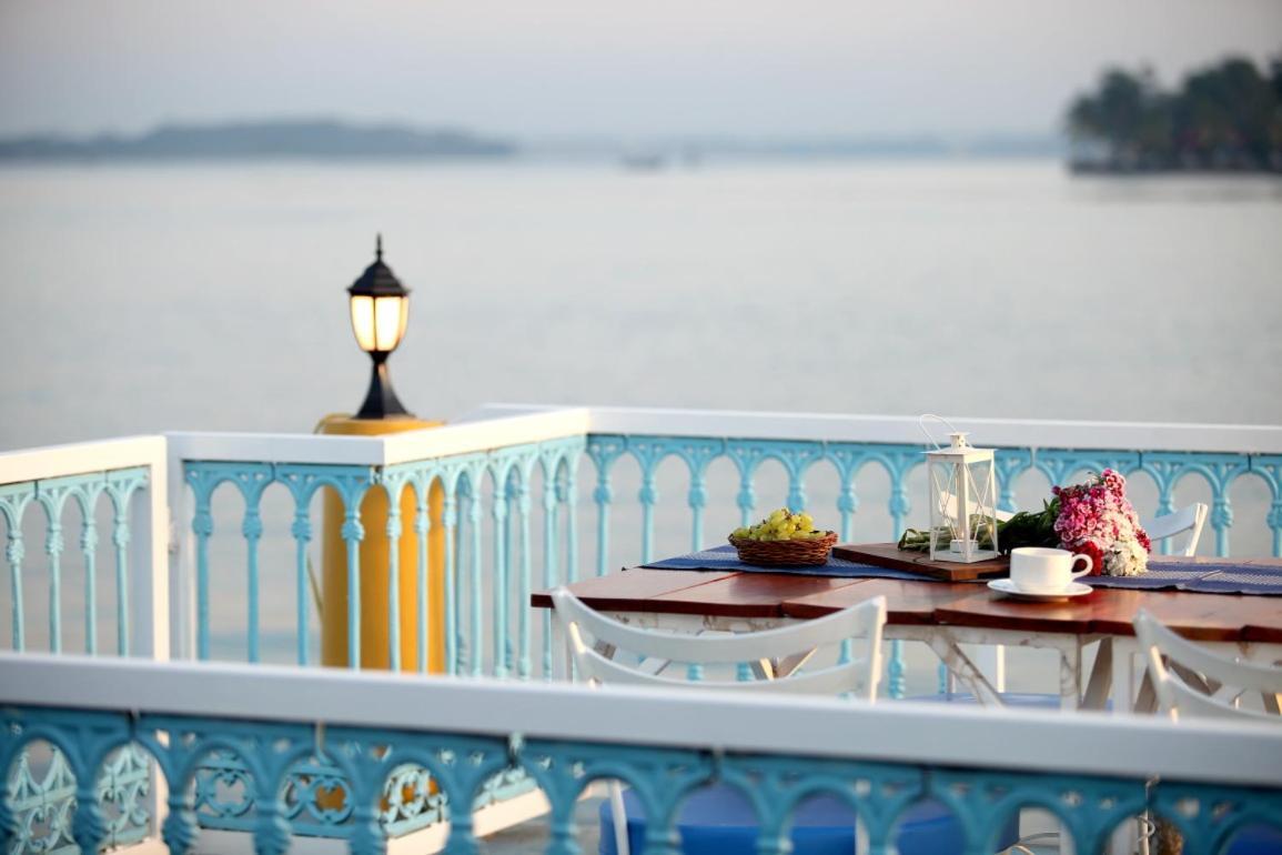 Bloom Boutique Waterfront Fort Коччи Экстерьер фото